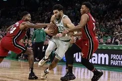 九游娱乐APP-塔图姆新星比赛局势复杂表现突出，G2前途光明！-九游娱乐APP